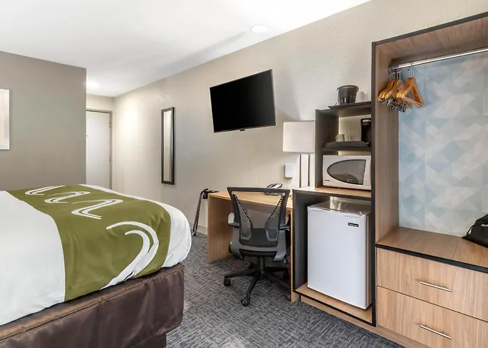Quality Inn Downtown - Near Market Square