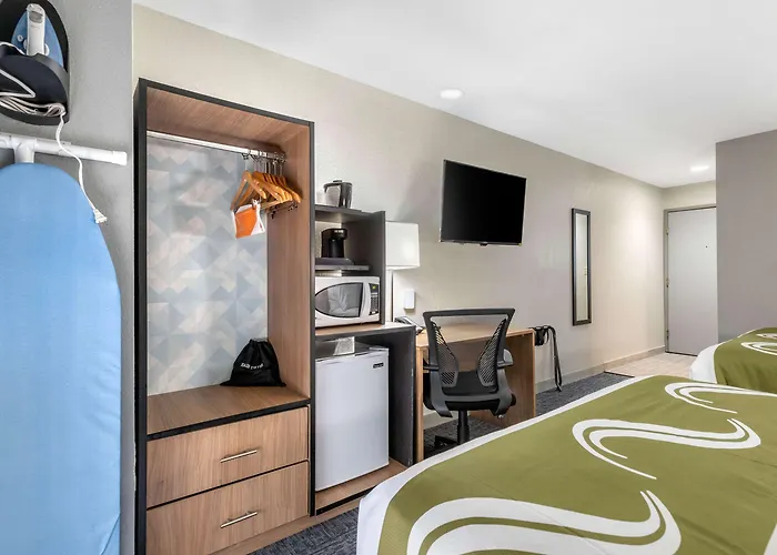 Quality Inn Downtown - Near Market Square