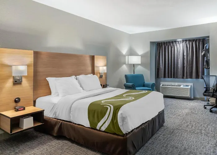 Quality Inn Downtown - Near Market Square